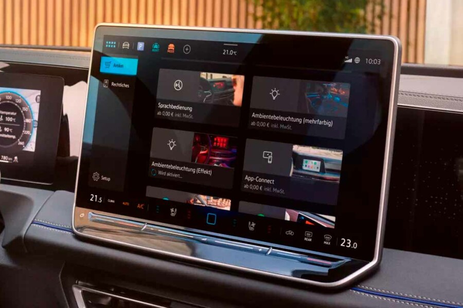 Molte funzionalità di Nuova Tiguan possono essere non soltanto aggiornate, ma in molti casi anche attivate successivamente all’acquisto della vettura, grazie alla disponibilità delle Function on Demand Upgrades. A seconda della versione è possibile attivare, ad esempio, la navigazione per la radio Ready2Discover e l'assistente vocale.