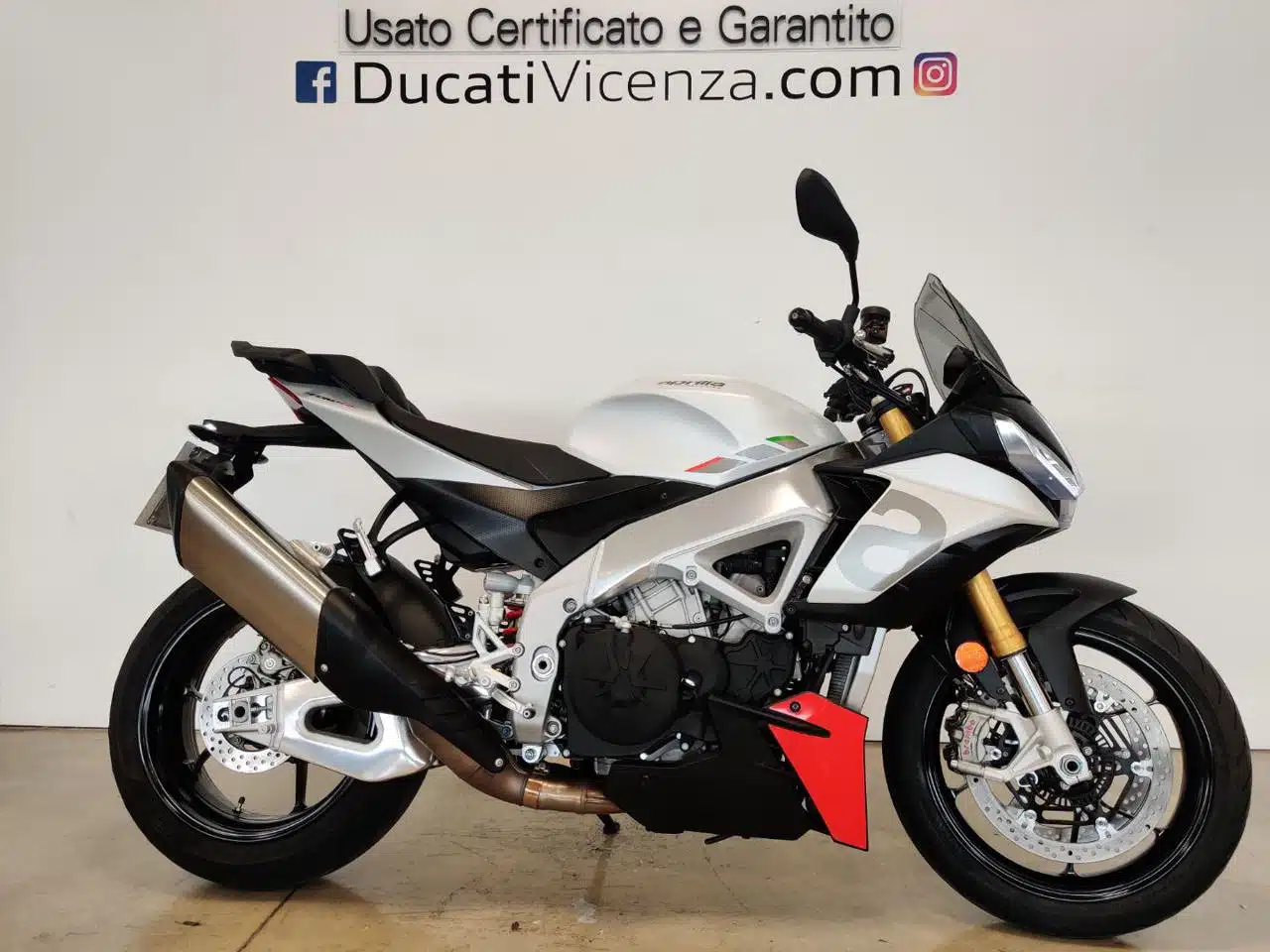 APRILIA Tuono V4 R 1100