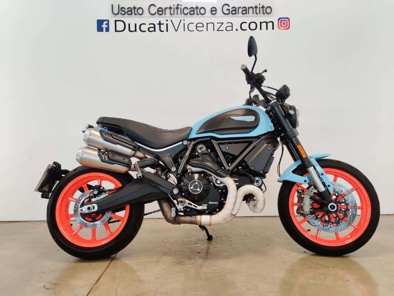 Scrambler 1100 DARK STEALTH CUSTOMIZED